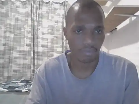 Snapshot of swingingBOB chatting on September 2025 04:51:01 PM swingingBOB online show from September 2025 04:51:01 PM