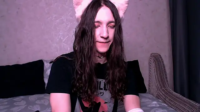 SilverMuse  online show from November 2025 10:35:01 PM