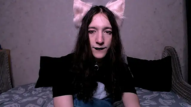 SilverMuse  online show from October 2025 02:15:01 AM