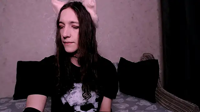 SilverMuse  online show from October 2025 02:12:02 AM