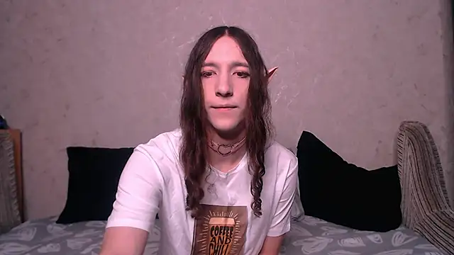 SilverMuse  online show from October 2025 10:32:01 PM