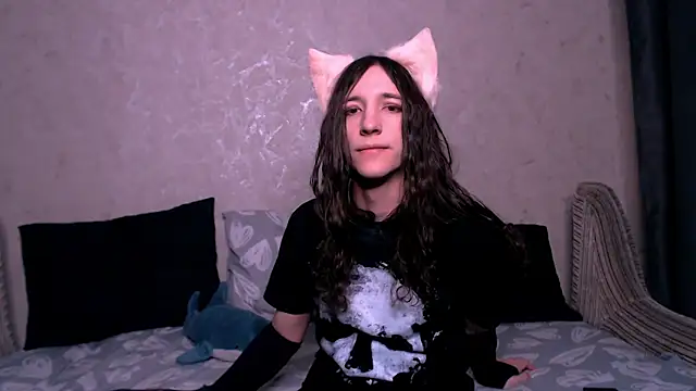 SilverMuse  online show from November 2025 05:29:01 AM