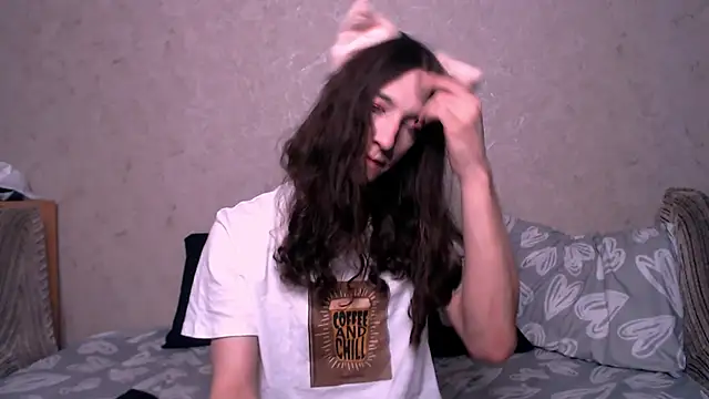 SilverMuse  online show from October 2025 04:43:01 AM