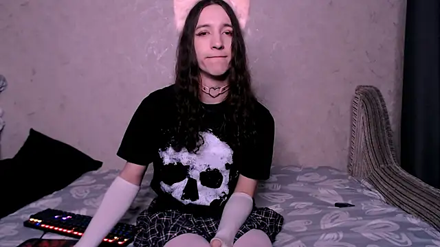 SilverMuse  online show from November 2025 02:27:02 AM