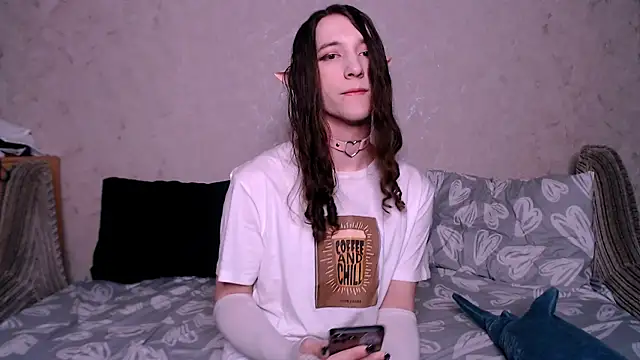 SilverMuse  online show from October 2025 11:18:02 PM