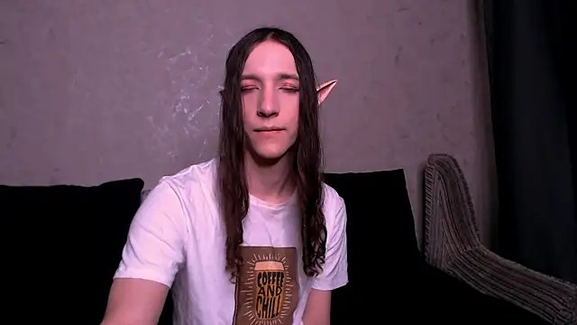 SilverMuse  online show from November 2025 09:29:01 PM