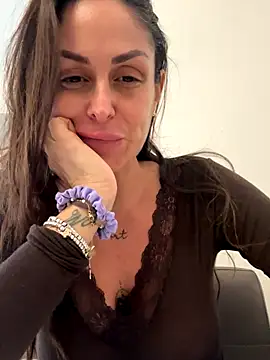 ainaht online show from December 2025 02:23:01 PM