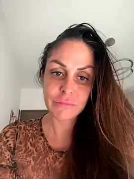 ainaht online show from November 2025 01:11:01 PM