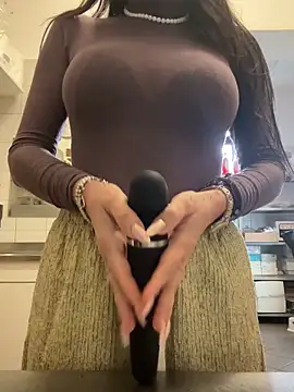 Snapshot of ainaht chatting on March 2026 08:32:02 AM ainaht online show from March 2026 08:32:02 AM