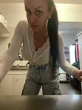 Snapshot of ainaht chatting on April 2026 07:36:01 AM ainaht online show from April 2026 07:36:01 AM