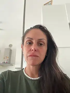 Snapshot of ainaht chatting on April 2026 01:37:02 PM ainaht online show from April 2026 01:37:02 PM