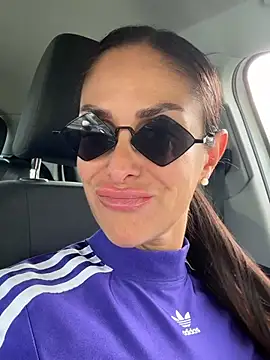 Snapshot of ainaht chatting on April 2026 02:33:01 PM ainaht online show from April 2026 02:33:01 PM