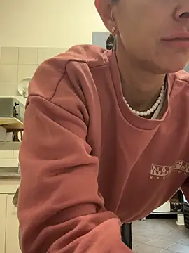 Snapshot of ainaht chatting on March 2026 08:18:01 AM ainaht online show from March 2026 08:18:01 AM