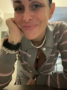 Snapshot of ainaht chatting on March 2026 08:55:01 AM ainaht online show from March 2026 08:55:01 AM