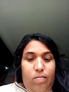 Girl luna  online show from October 2025 05:36:02 PM