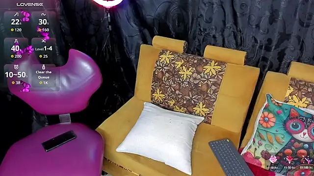 Girl luna  online show from October 2025 07:26:02 PM