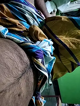 mdNajmus69 online show from October 2025 05:13:02 PM