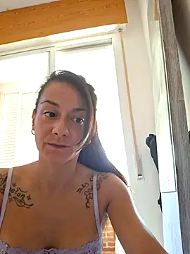 Snapshot of Lauraxxsteen chatting on October 2025 10:16:01 AM Lauraxxsteen online show from October 2025 10:16:01 AM
