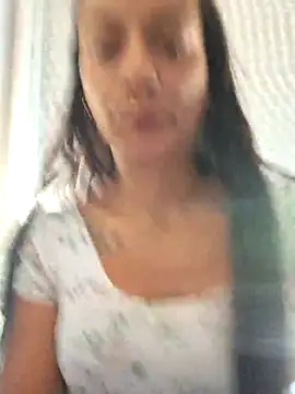 Snapshot of Lauraxxsteen chatting on September 2025 10:37:01 AM Lauraxxsteen online show from September 2025 10:37:01 AM