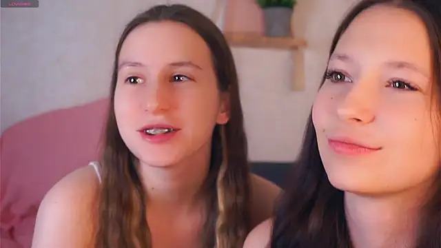 GabrielleLynchard online show from December 2025 07:48:01 PM