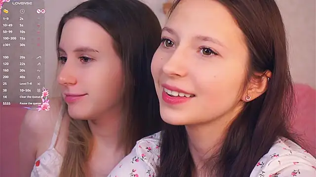 GabrielleLynchard online show from November 2025 08:30:01 PM