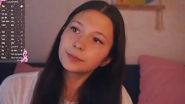 GabrielleLynchard online show from October 2025 07:15:02 PM