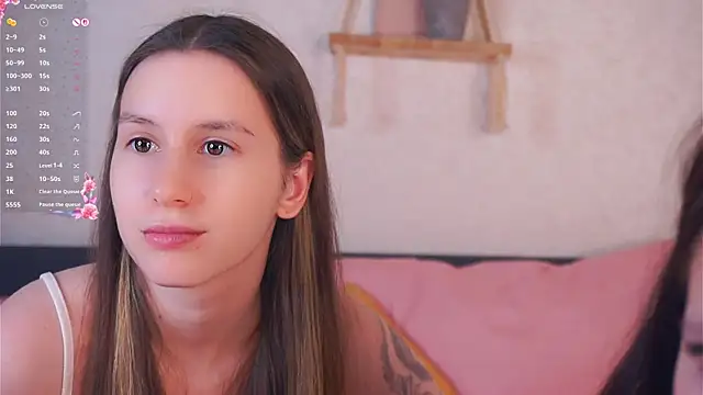 GabrielleLynchard online show from November 2025 08:20:01 PM