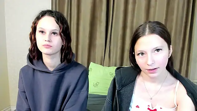 GabrielleLynchard online show from September 2025 07:09:02 PM