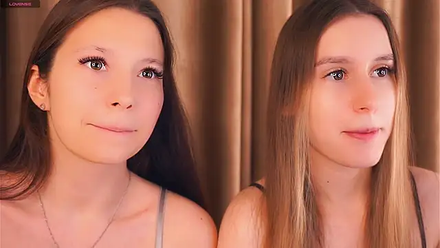 GabrielleLynchard online show from December 2025 07:49:02 PM