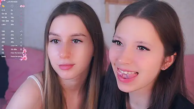 GabrielleLynchard online show from December 2025 07:23:02 PM