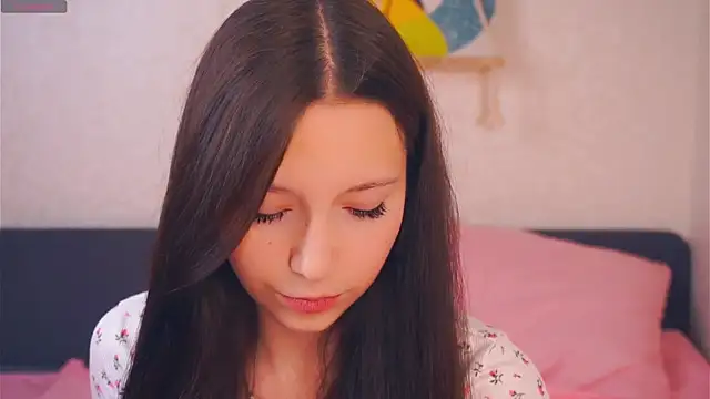 GabrielleLynchard online show from October 2025 07:10:01 PM