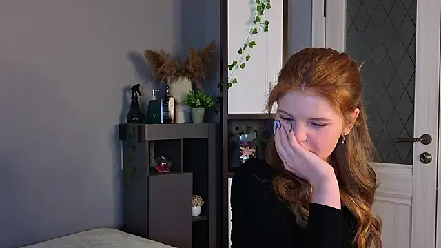 Snapshot of pielittle chatting on September 2025 04:30:01 AM pielittle online show from September 2025 04:30:01 AM