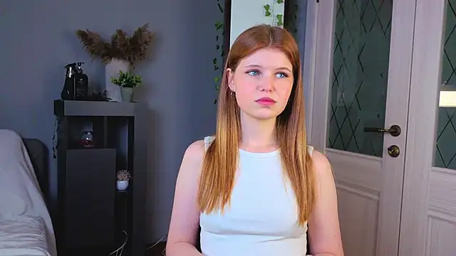 Snapshot of pielittle chatting on September 2025 04:35:02 AM pielittle online show from September 2025 04:35:02 AM