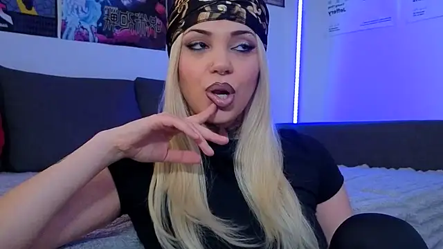 KiraQuinn1 online show from March 2026 03:14:02 PM