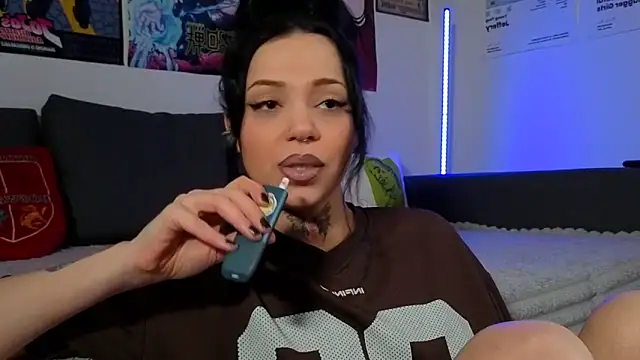 KiraQuinn1 online show from April 2026 03:49:01 PM