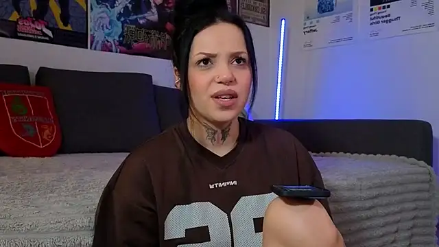 Snapshot of KiraQuinn1 chatting on April 2026 04:52:01 PM KiraQuinn1 online show from April 2026 04:52:01 PM