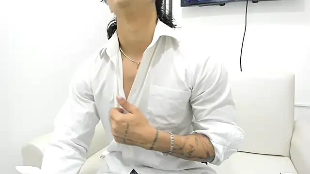 Snapshot of toji_luxxer chatting on September 2025 02:29:01 AM toji luxxer online show from September 2025 02:29:01 AM