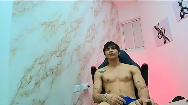 Snapshot of toji_luxxer chatting on December 2025 08:04:02 PM toji luxxer online show from December 2025 08:04:02 PM