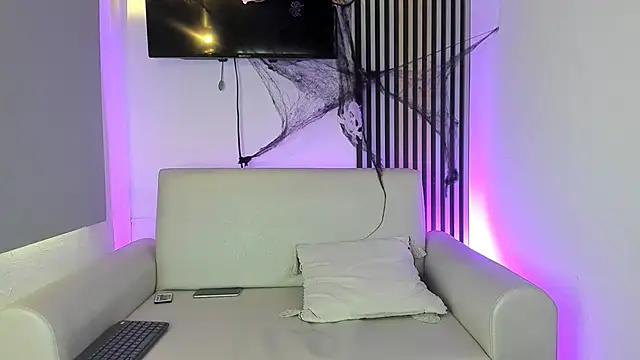 Snapshot of toji_luxxer chatting on October 2025 08:20:01 PM toji luxxer online show from October 2025 08:20:01 PM