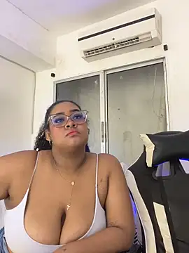 Snapshot of Dakota__Luxx00 chatting on September 2025 07:26:02 AM Dakota Luxx00 online show from September 2025 07:26:02 AM