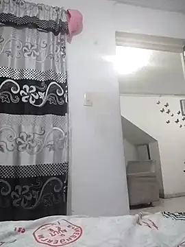 LaraStons online show from November 2025 11:55:01 AM