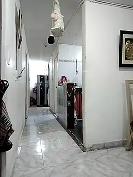 LaraStons online show from September 2025 12:00:02 PM