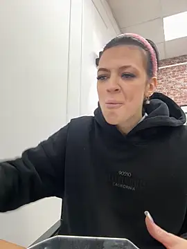 EmmaStarkk online show from September 2025 04:30:01 AM