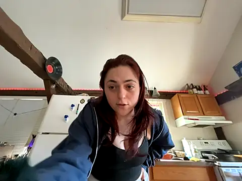 Snapshot of PeridotPrincessOfficial chatting on November 2025 06:56:02 PM PeridotPrincessOfficial online show from November 2025 06:56:02 PM