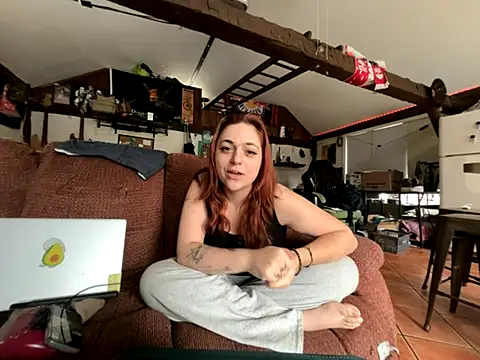 Snapshot of PeridotPrincessOfficial chatting on November 2025 05:39:01 PM PeridotPrincessOfficial online show from November 2025 05:39:01 PM