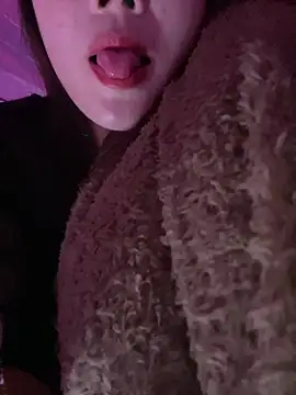 Moon pusy online show from December 2025 01:20:02 AM