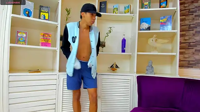 Juicy Creww online show from September 2025 10:19:02 AM