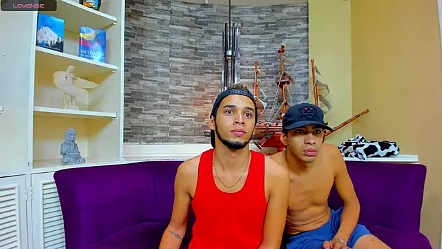 Juicy Creww online show from September 2025 10:00:02 AM