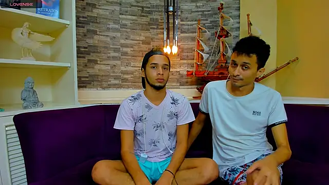 Juicy Creww online show from September 2025 10:00:01 AM