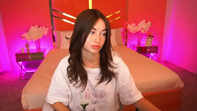 Snapshot of CherryyLulu chatting on September 2025 06:47:02 AM CherryyLulu online show from September 2025 06:47:02 AM